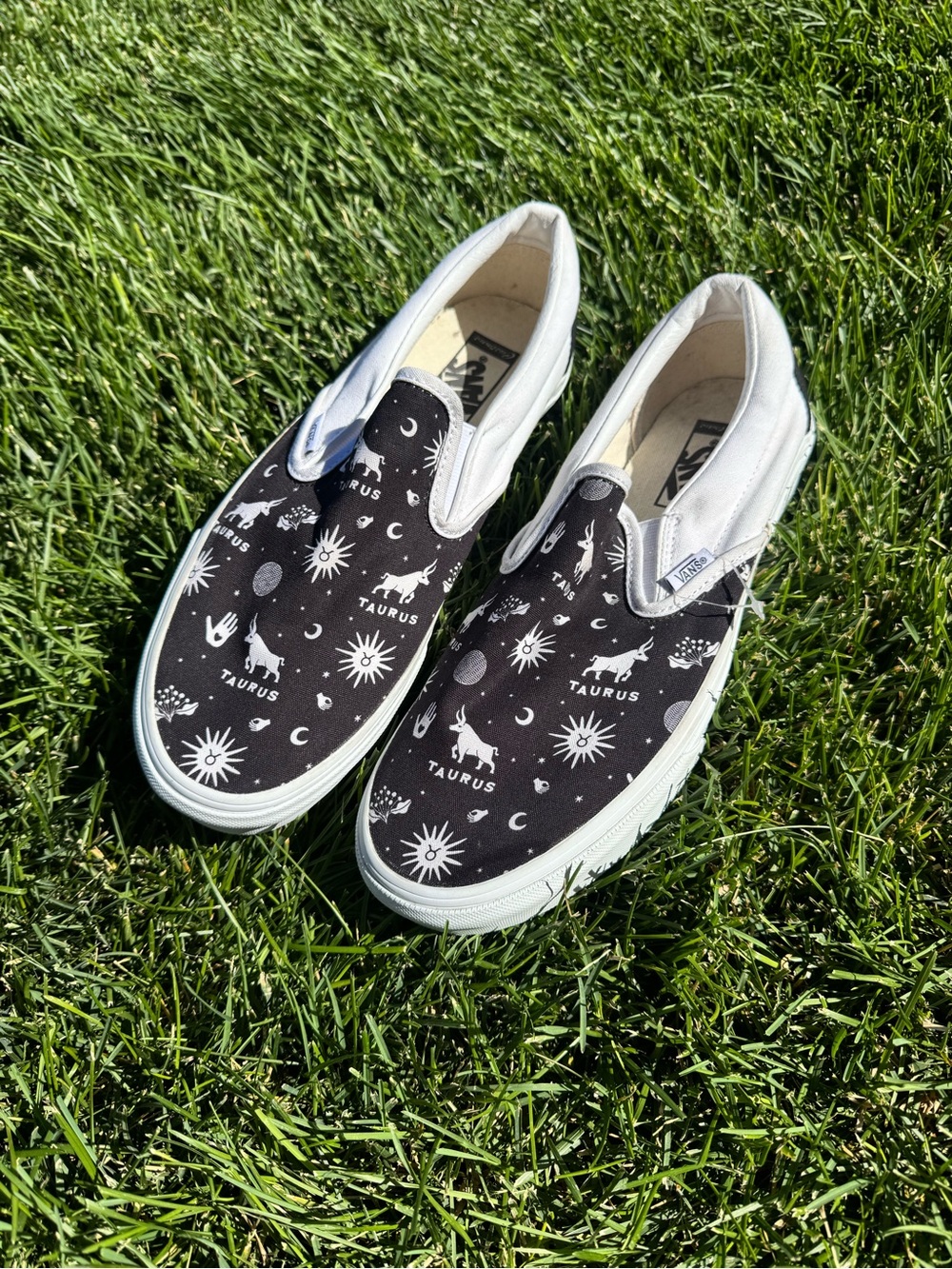Vans Customs Taurus Zodiac Classic Slip-On Shoes Men’s 9.5/11 Womens